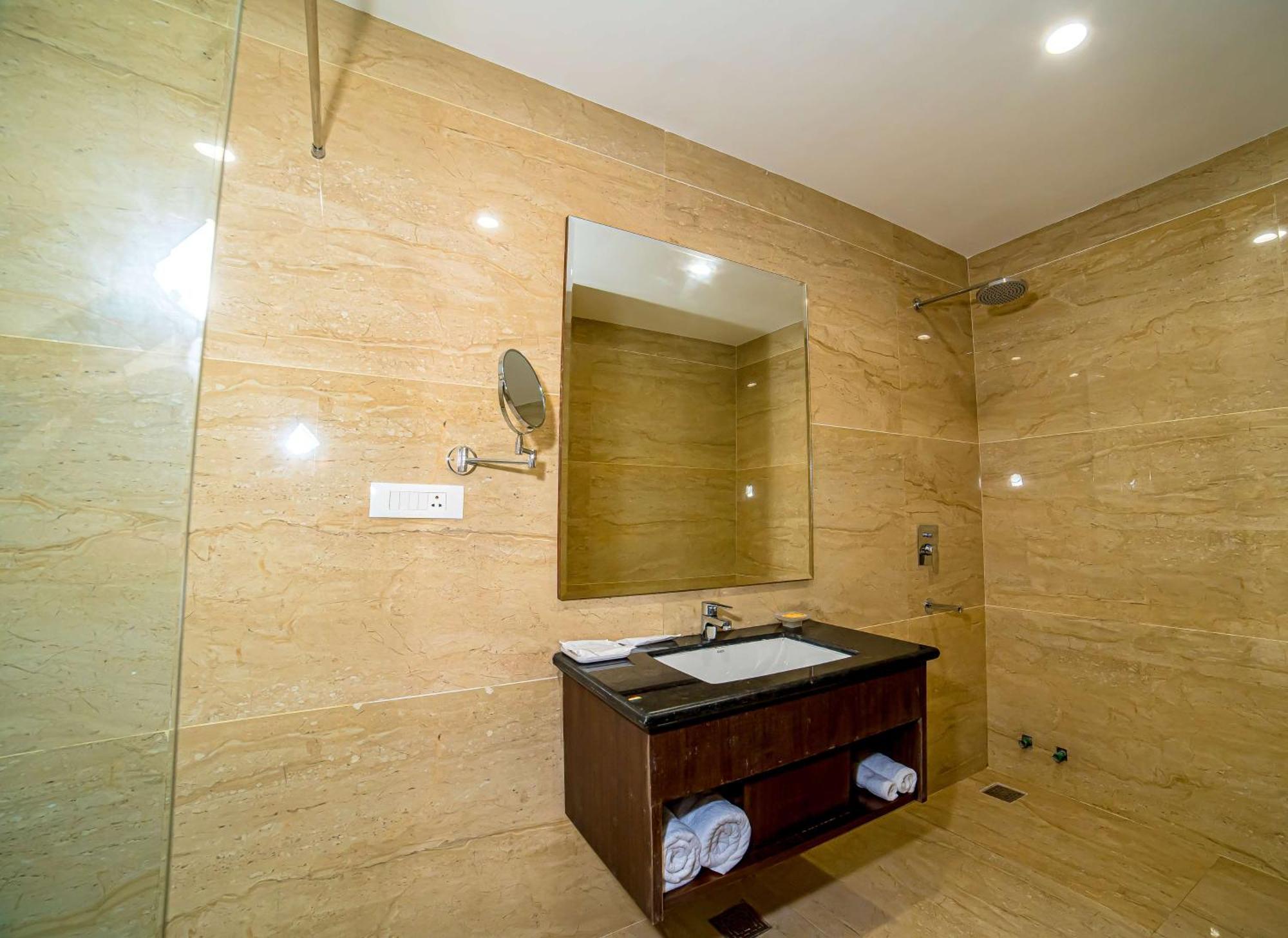 Best Western Ashoka Hyderabad Exterior foto
