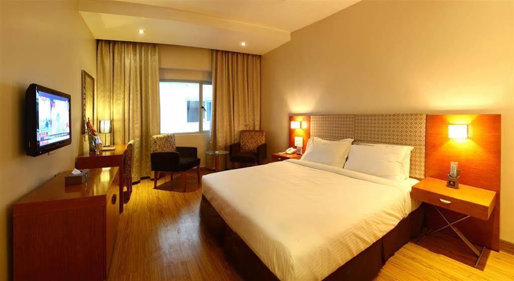 Best Western Ashoka Hyderabad Exterior foto
